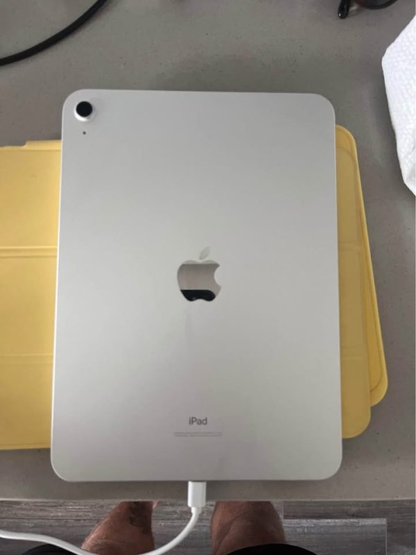 iPad 10th Gen 64GB