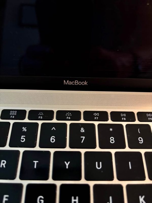 2017 Apple 12-inch MacBook - 1.2GHz M3, 8GB RAM, A1534