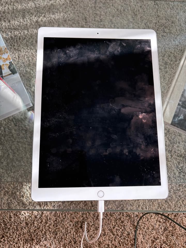 iPad Pro 2nd GEN 64gbs 1 iPad Pro 2nd GEN 64gbs