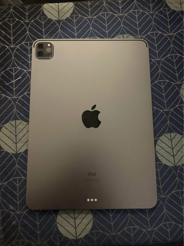 Apple 11 inch iPad Pro 3rd gen - CASH ONLY