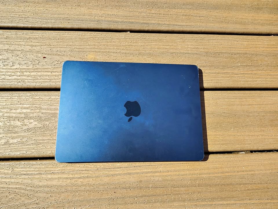 Apple 2022 M2 MacBook Air Laptop 13.6-inch Liquid Retina Display, 8GB RAM, 256GB SSD 4 Apple 2022 M2 MacBook Air Laptop 13.6-inch Liquid Retina Display, 8GB RAM, 256GB SSD