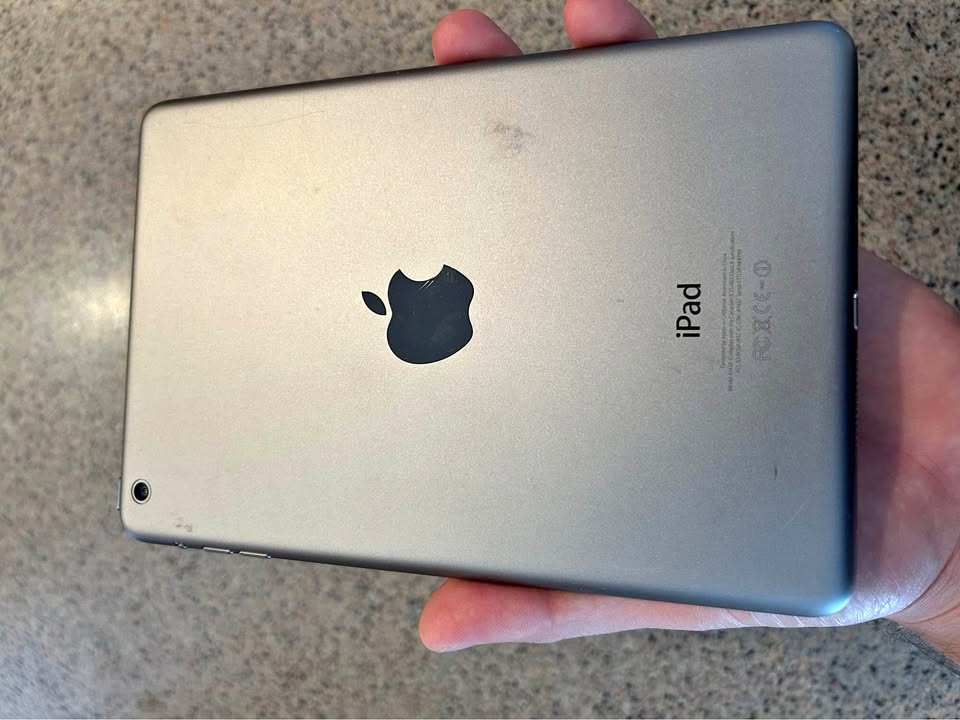 Used Apple Mini IPad MF432LL/A 3 Used Apple Mini IPad MF432LL/A