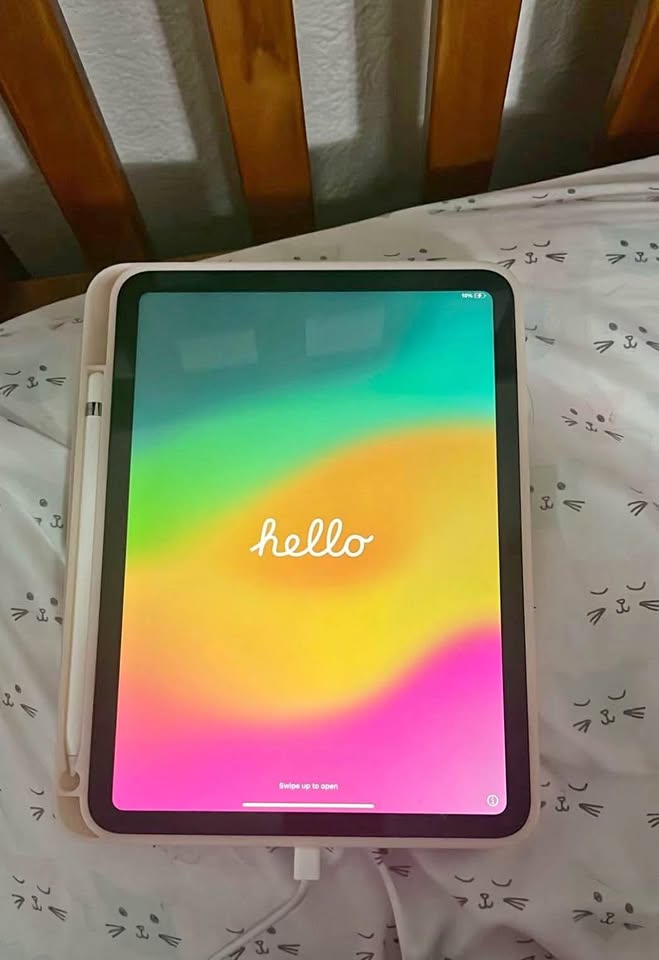10th Gen Pink iPad -64 GB with Apple Pen, case and glass screen protector (already applied) 3 10th Gen Pink iPad -64 GB with Apple Pen, case and glass screen protector (already applied)