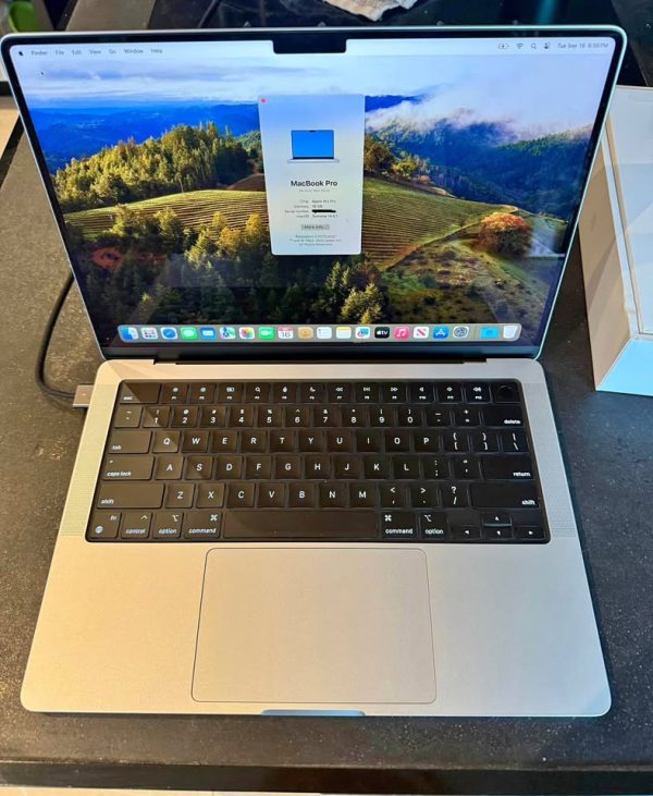 14” Macbook Pro, M3 Pro chip - 18gb ram, 512gb SSD w/ Applecare till 2027