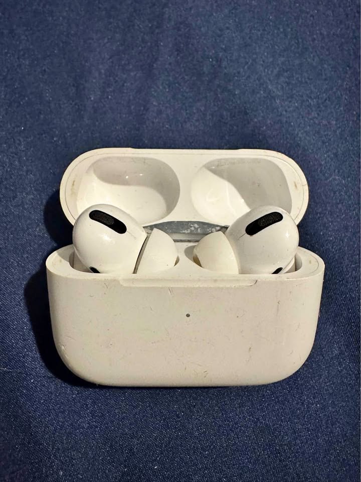 Air pods pro 1st gen 1 Air pods pro 1st gen