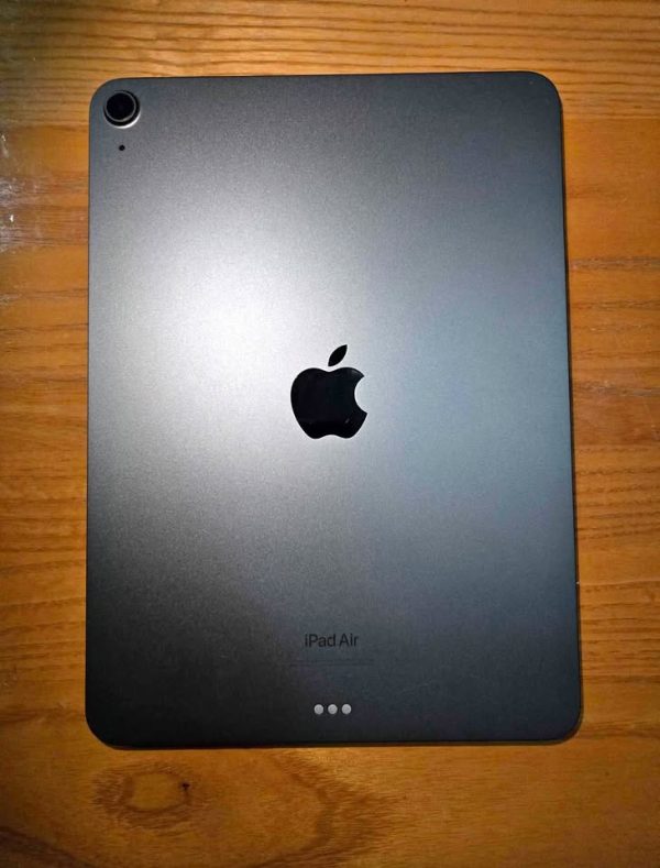 Apple iPad Air 5th Generation 64gb WiFi Space Gray 10.9 Inch