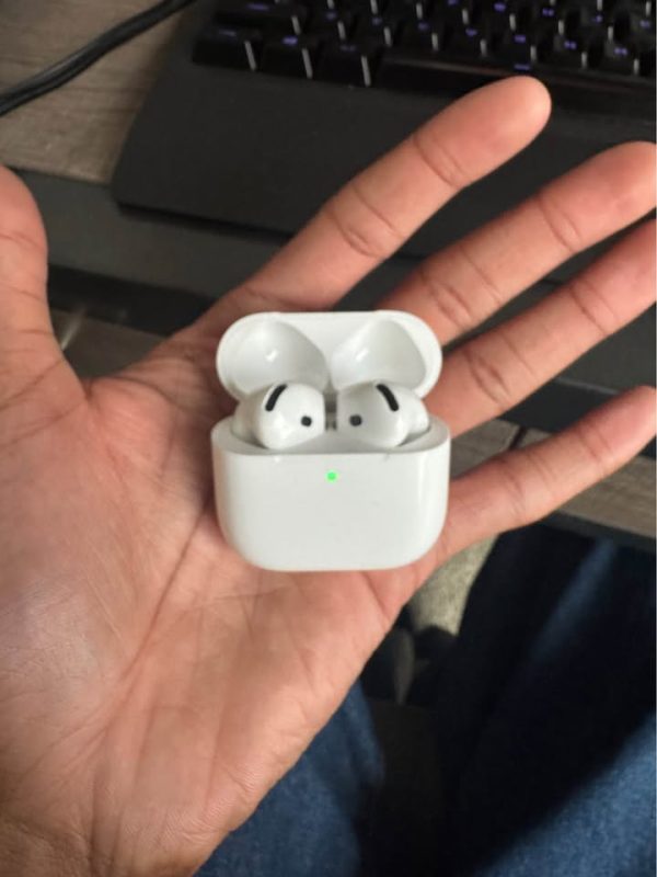 AirPods 4 w/original box