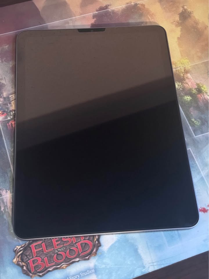 iPad Air 5th Generation Wi-Fi 256GB (Purple) & Apple Pencil (2nd Generation) 4 iPad Air 5th Generation Wi-Fi 256GB (Purple) & Apple Pencil (2nd Generation)