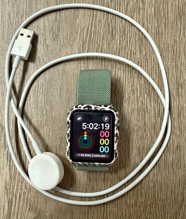 read description before messaging Apple Watch Series 3 42mm