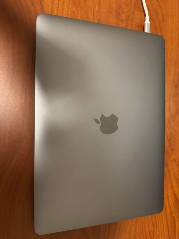 MacBook Pro 2022 13” M2