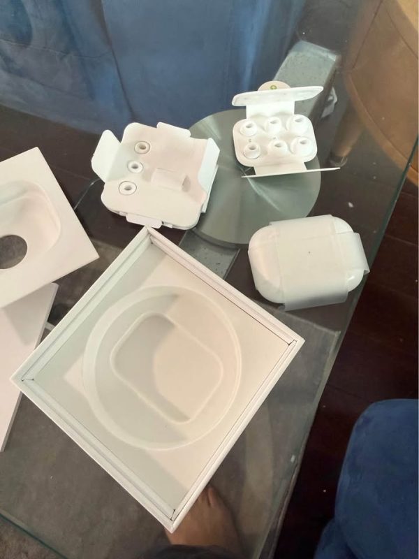 Apple AirPods Pro (2nd Gen) with MagSafe Case + Box – Excellent Condition