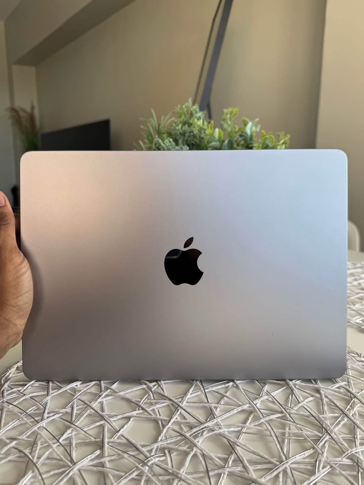 💻 MacBook Air M2 – 256GB SSD – 8GB RAM – New Excellent Condition. 2 💻 MacBook Air M2 – 256GB SSD – 8GB RAM – New Excellent Condition.