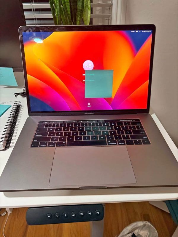 Apple MacBook Pro 2019 i9 15 inch used a few times, like new