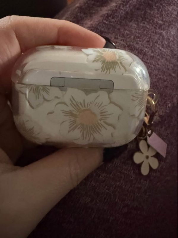 *AVAILABLE* Apple AirPods Pro 2 charging case NO EARBUDS w/ accessories