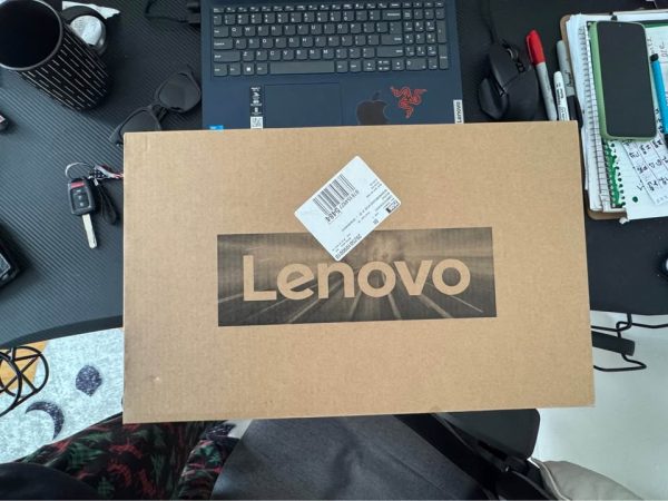 Lenovo Laptop 15.6” Intel Core i5 8GB 512SSD