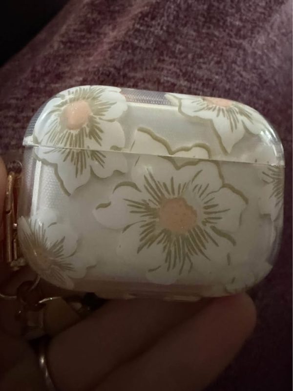 *AVAILABLE* Apple AirPods Pro 2 charging case NO EARBUDS w/ accessories