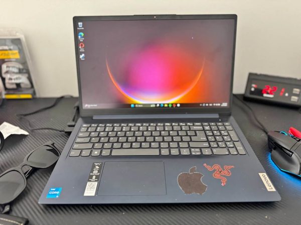 Lenovo Laptop 15.6” Intel Core i5 8GB 512SSD