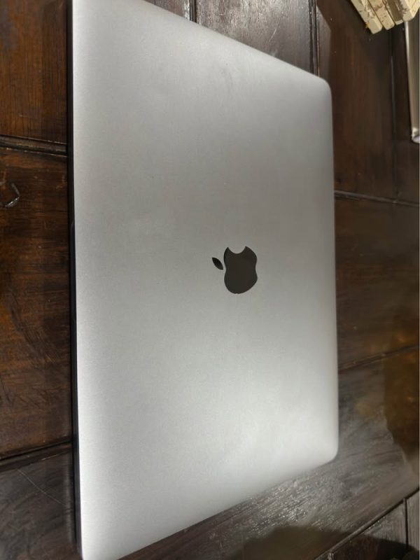 MacBook Pro 13 inch 2019