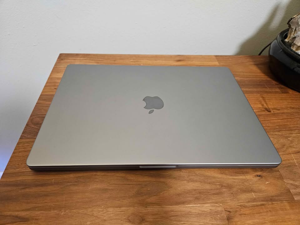 Apple MacBook Pro 16.2" Laptop Computer Space Gray 96GB RAM 1TB SSD 1 Apple MacBook Pro 16.2" Laptop Computer Space Gray 96GB RAM 1TB SSD