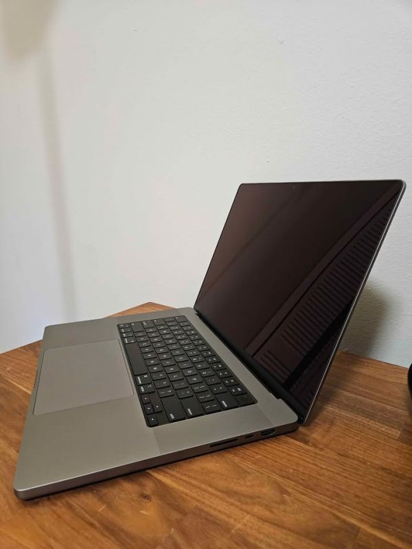 Apple MacBook Pro 16.2