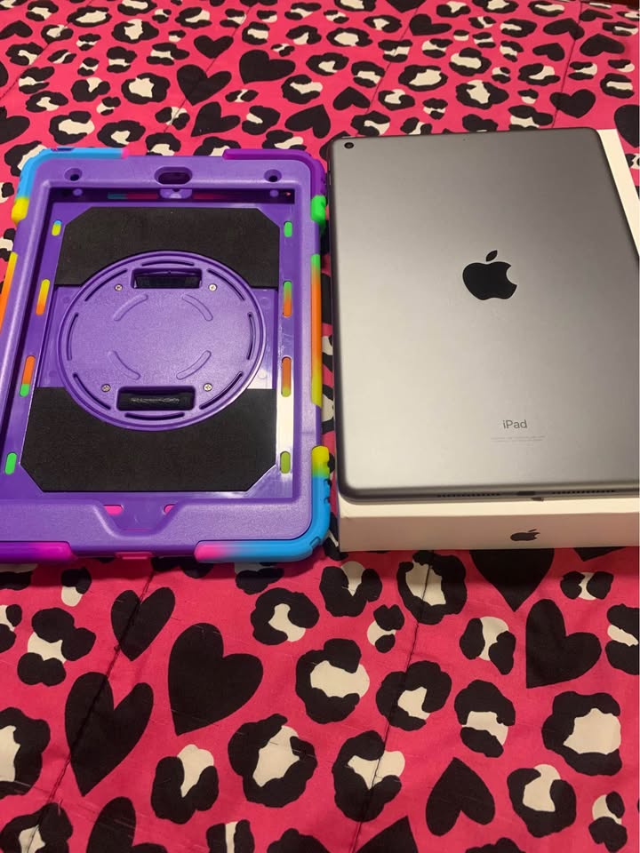 iPad 9 generation 64gb no trades cash only firm price 2 iPad 9 generation 64gb no trades cash only firm price