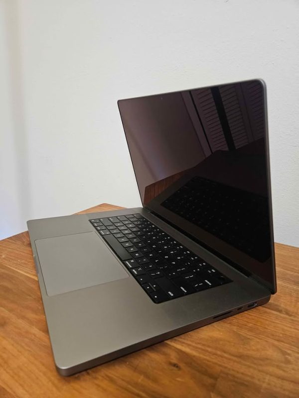 Apple MacBook Pro 16.2