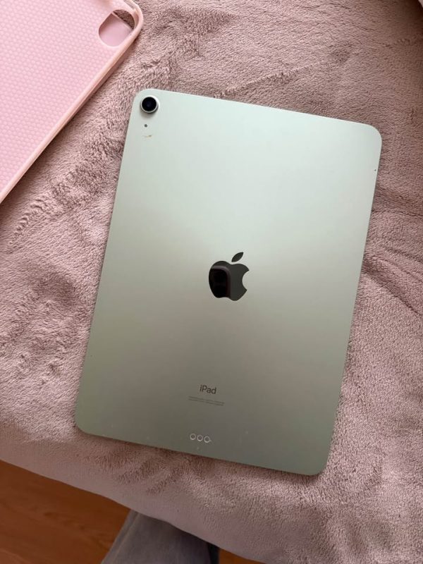 iPad Air 4th generation (green)