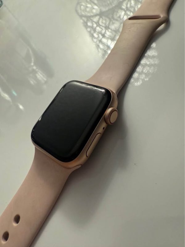 Apple Watch SE (GPS + Cellular) Alum 40MM