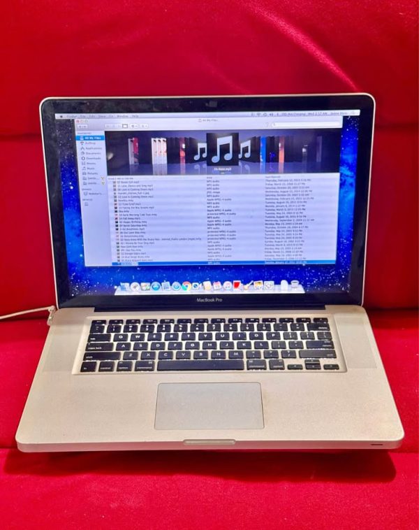 Apple MacBook Pro Laptop Computer