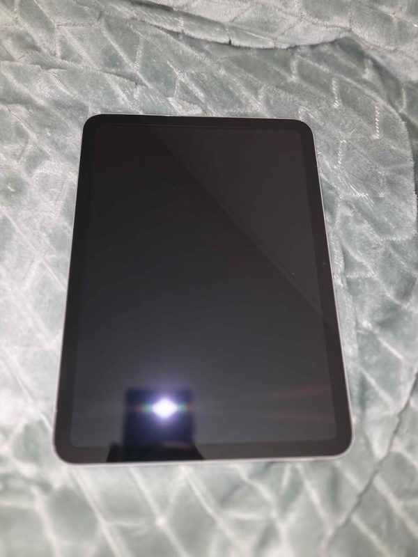 iPad 10th Generation 64 GB w/ Apple Pen (USB-C) & Case