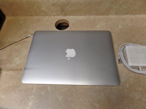 Mint Condition Apple MacBook Pro (Retina) 13 inch Laptop - ME662LLA