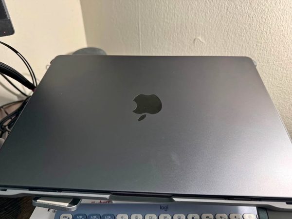 2 Months Old:Apple 2024 MacBook Pro Laptop with M4 chip with 10‑core CPU and 10‑core GPU, 14.2-in