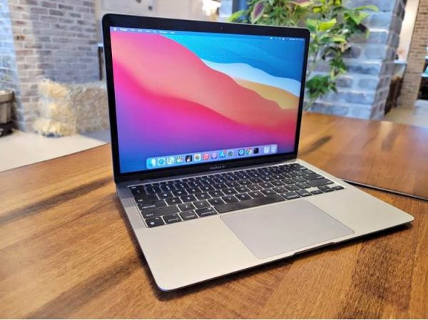 Apple Macbook Air M1 chip Super Fast + 20HR Battery Apple AI Touch ID