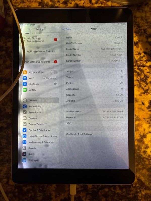 Apple IPad 9th gen with keyboard 64gb