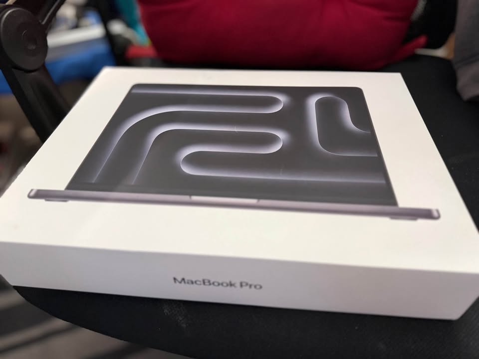 2 Months Old:Apple 2024 MacBook Pro Laptop with M4 chip with 10‑core CPU and 10‑core GPU, 14.2-in 4 2 Months Old:Apple 2024 MacBook Pro Laptop with M4 chip with 10‑core CPU and 10‑core GPU, 14.2-in