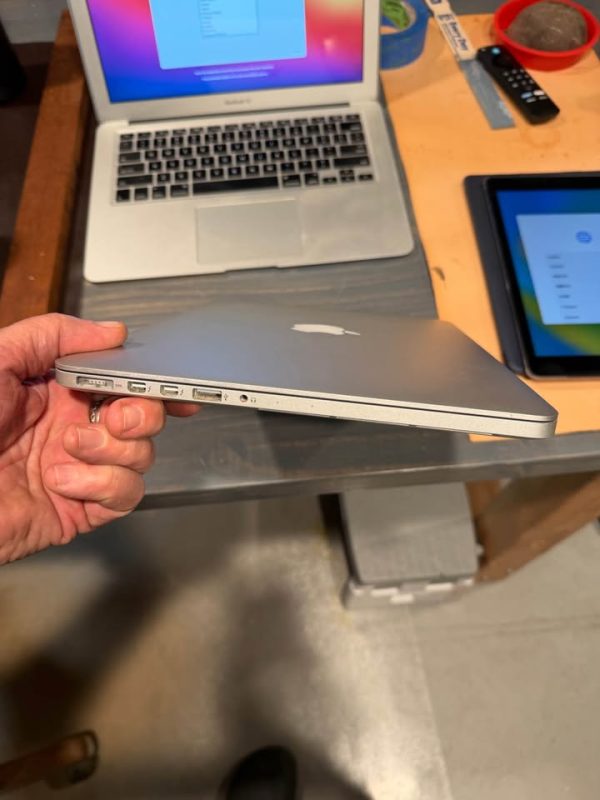 Apple MacBook Pro, Air and iPad