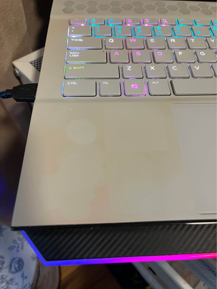 Alienware m17 R2 i7-9750H 6 Alienware m17 R2 i7-9750H