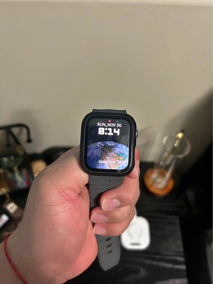 Apple Watch SE 2nd gen. W/ cellular 1 Apple Watch SE 2nd gen. W/ cellular