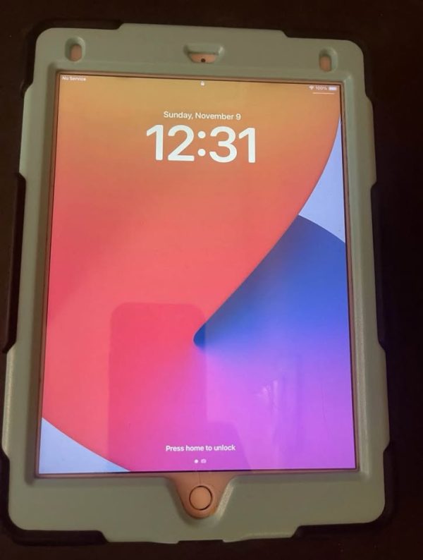 The Apple iPad 6th Gen 9.7" 32GB WiFi or Cellular Bundle with Case is a sleek and powerful tablet d