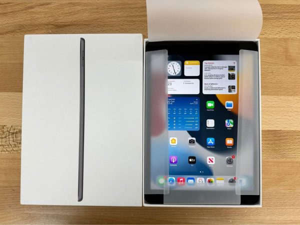 Apple iPad 9th Generation 64GB WiFi 10.2 inch Tablet - Space Gray (Great Conditions)