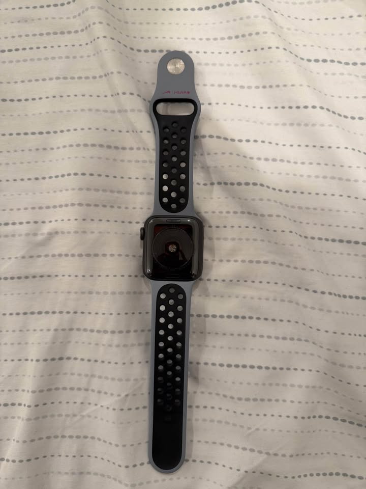 Apple Watch SE Nike Edition 3 Apple Watch SE Nike Edition