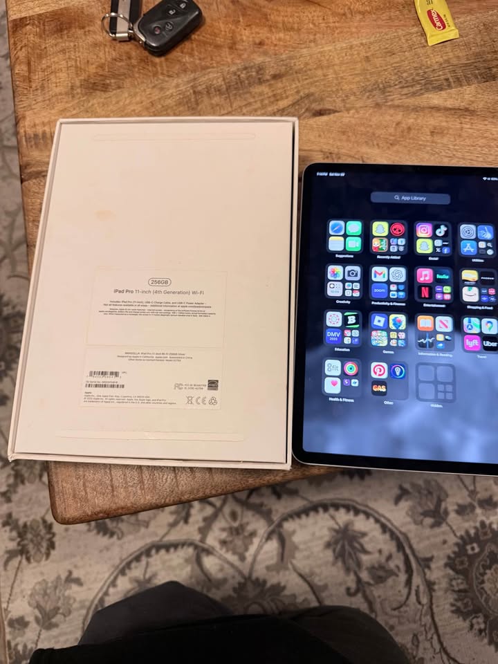 iPad Pro (11-inch) (4th generation) 3 iPad Pro (11-inch) (4th generation)