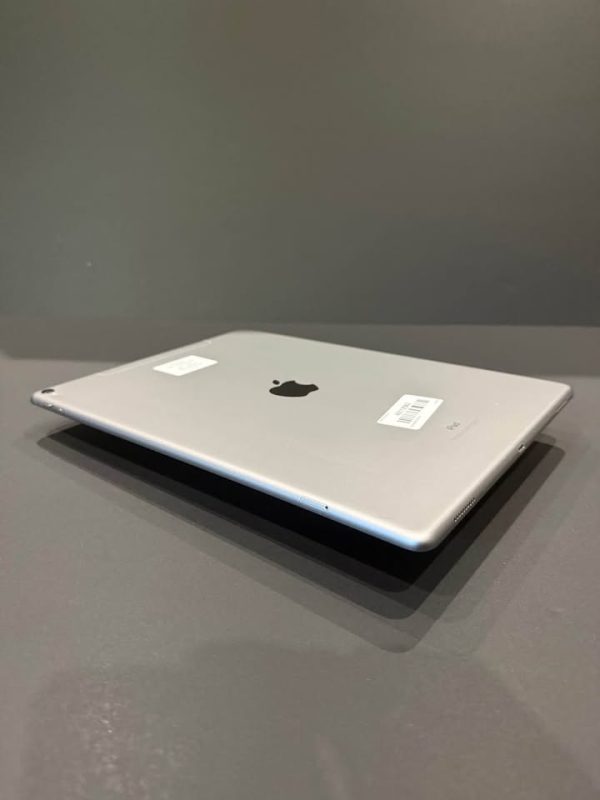 Ipad Pro 2nd Gen 12.9” 256GB Storage Wifi + Cellular Unlocked ( Cosmetic )