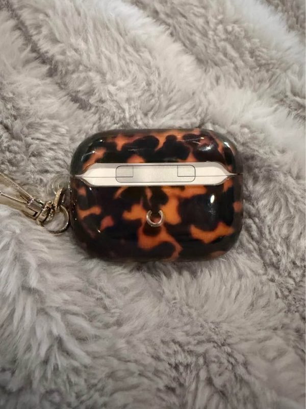 *AVAILABLE* Apple AirPods Pro 2 charging case NO EARBUDS w/ accessories