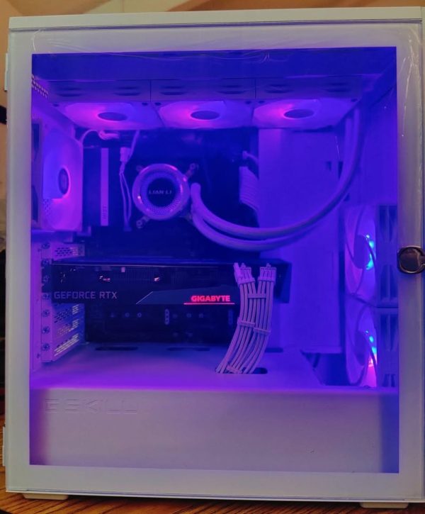 Custom RGB Winter Gaming PC | Intel DDR5 RTX Build