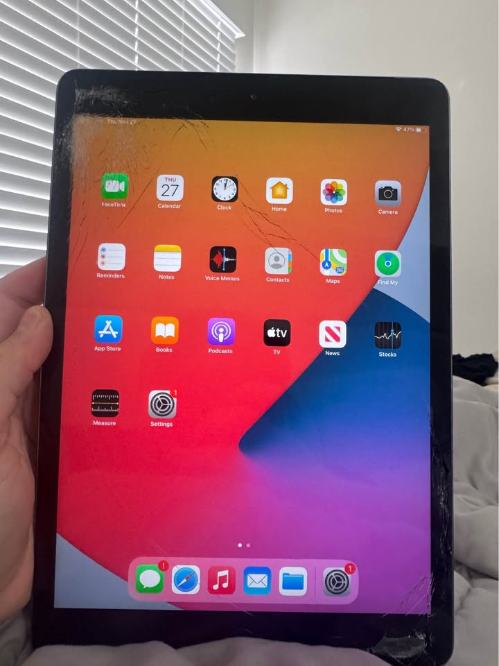 Apple iPad 2019 10.2-inch, Wi-Fi + Cellular, 32GB, Space Gray 3 Apple iPad 2019 10.2-inch, Wi-Fi + Cellular, 32GB, Space Gray
