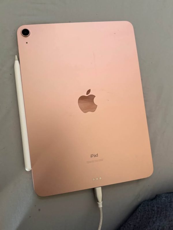 iPad Air 64GB Rose Gold and Apple Pencil 2nd generation