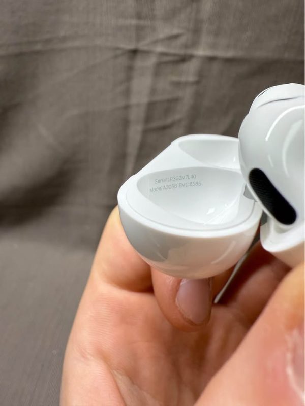 APPLE AIRPODS FOR SALE!