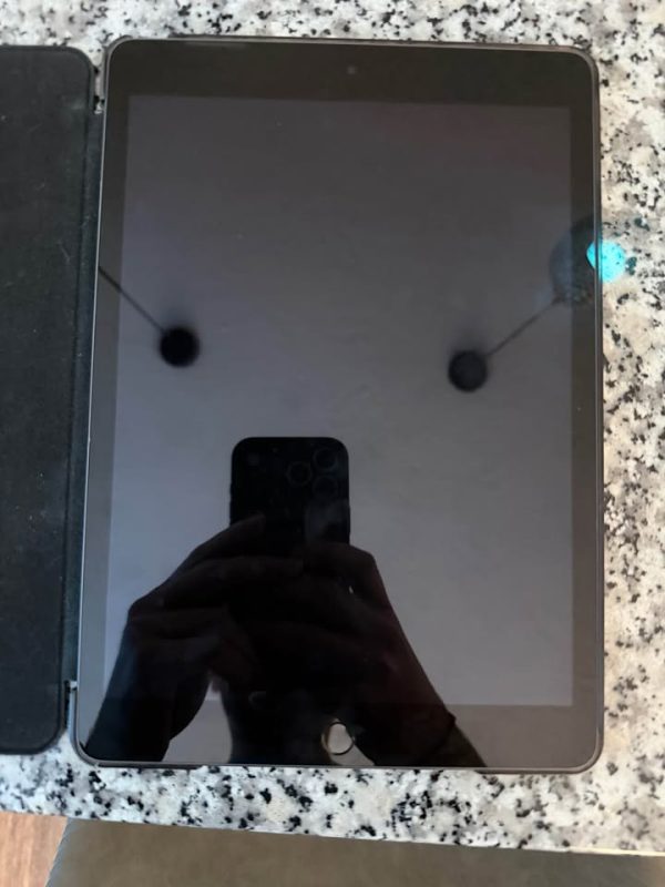 Apple iPad (9th Generation) 64GB, WiFi