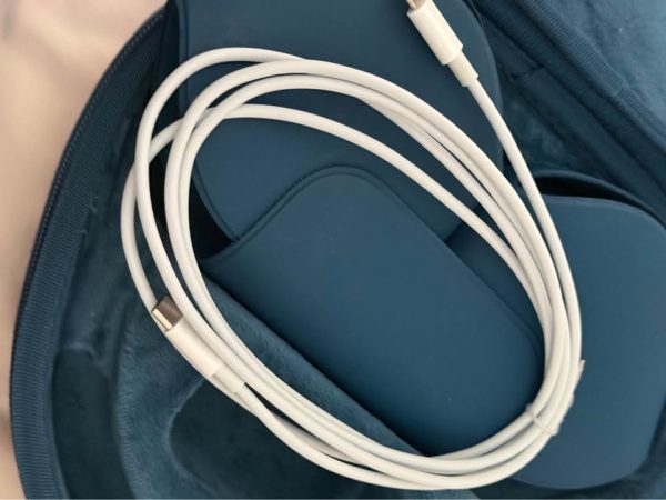 Apple Airpod Max lightning cable version, genuine